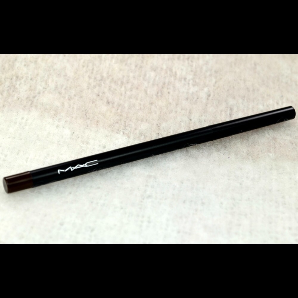 Mac eyerbrow pencil in spiked